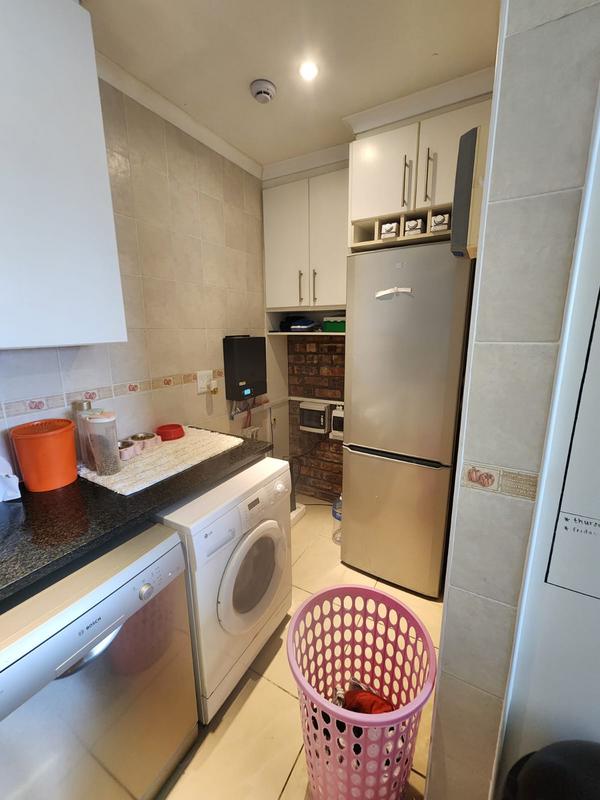 To Let 4 Bedroom Property for Rent in Parsonsvlei Eastern Cape